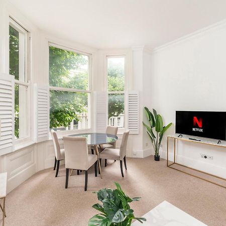 2 Min Walk Earls Court Station - Luxury 2 Bedroom Flat London Eksteriør billede