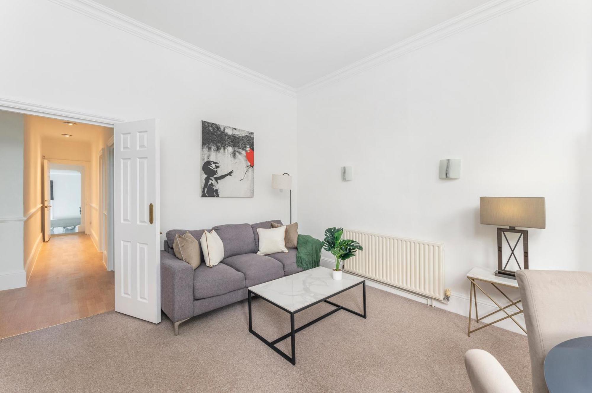 2 Min Walk Earls Court Station - Luxury 2 Bedroom Flat London Eksteriør billede