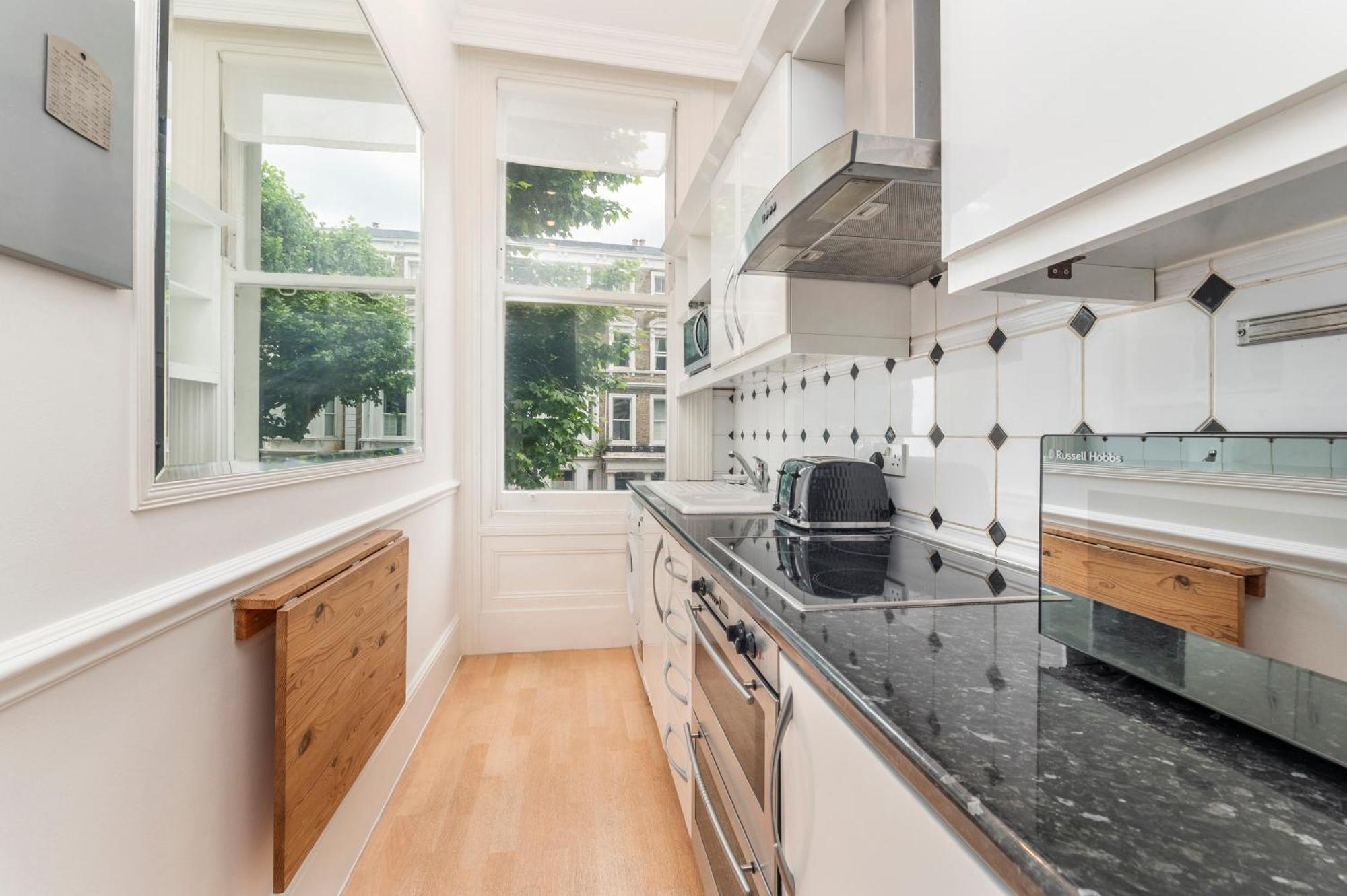 2 Min Walk Earls Court Station - Luxury 2 Bedroom Flat London Eksteriør billede